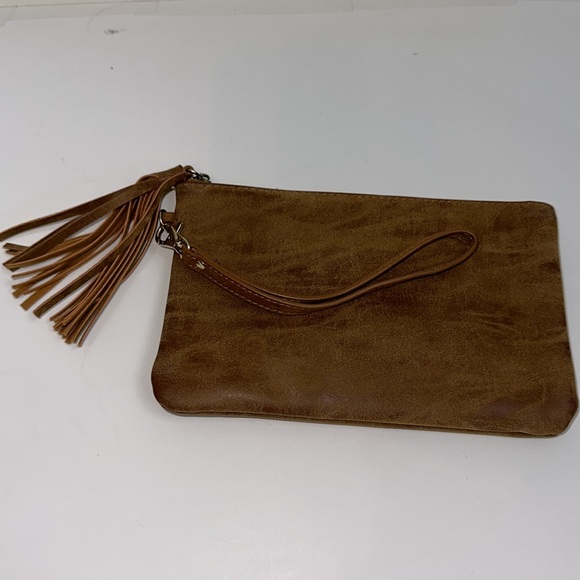 Francesca’s brown suede wristlet w tassel Charging Wristlet Power Bank USB Cord - Picture 11 of 12